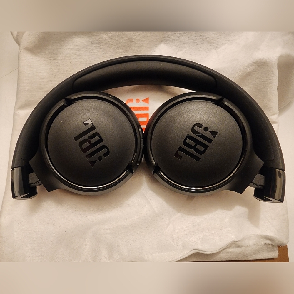 JBL Tune 520BT - Wireless On-Ear Bluetooth Headphones - NEW/OPENED PACKAGE - Picture 8 of 11
